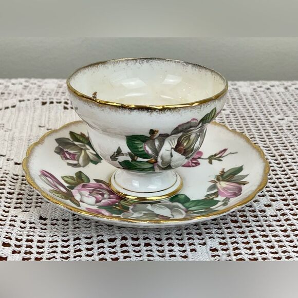 Vintage ROSINA Pink and White Magnolia Bone China footed Teacup & Saucer - Picture 6 of 12